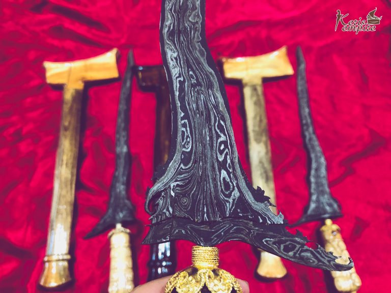 keris taming sari sebenar